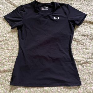 Black fitted under Armour shirt